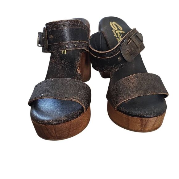 Sbicca Women's Size 7 Brown Distressed Leather Wood Western Style Heels - Picture 2 of 5